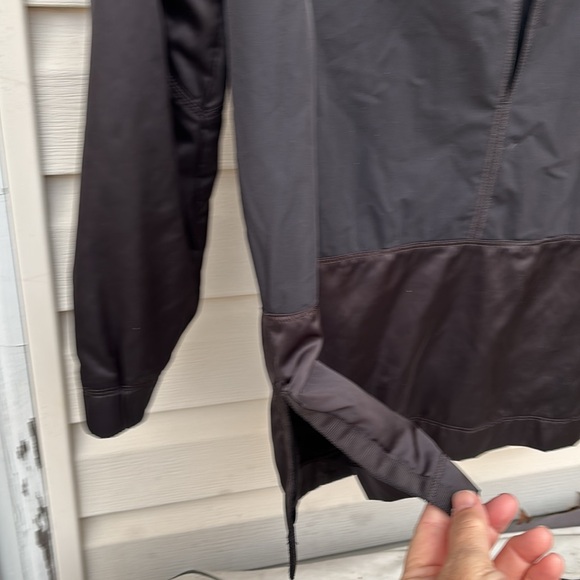 LULULEMON LADIES BLACK JACKET-4 - Picture 5 of 11